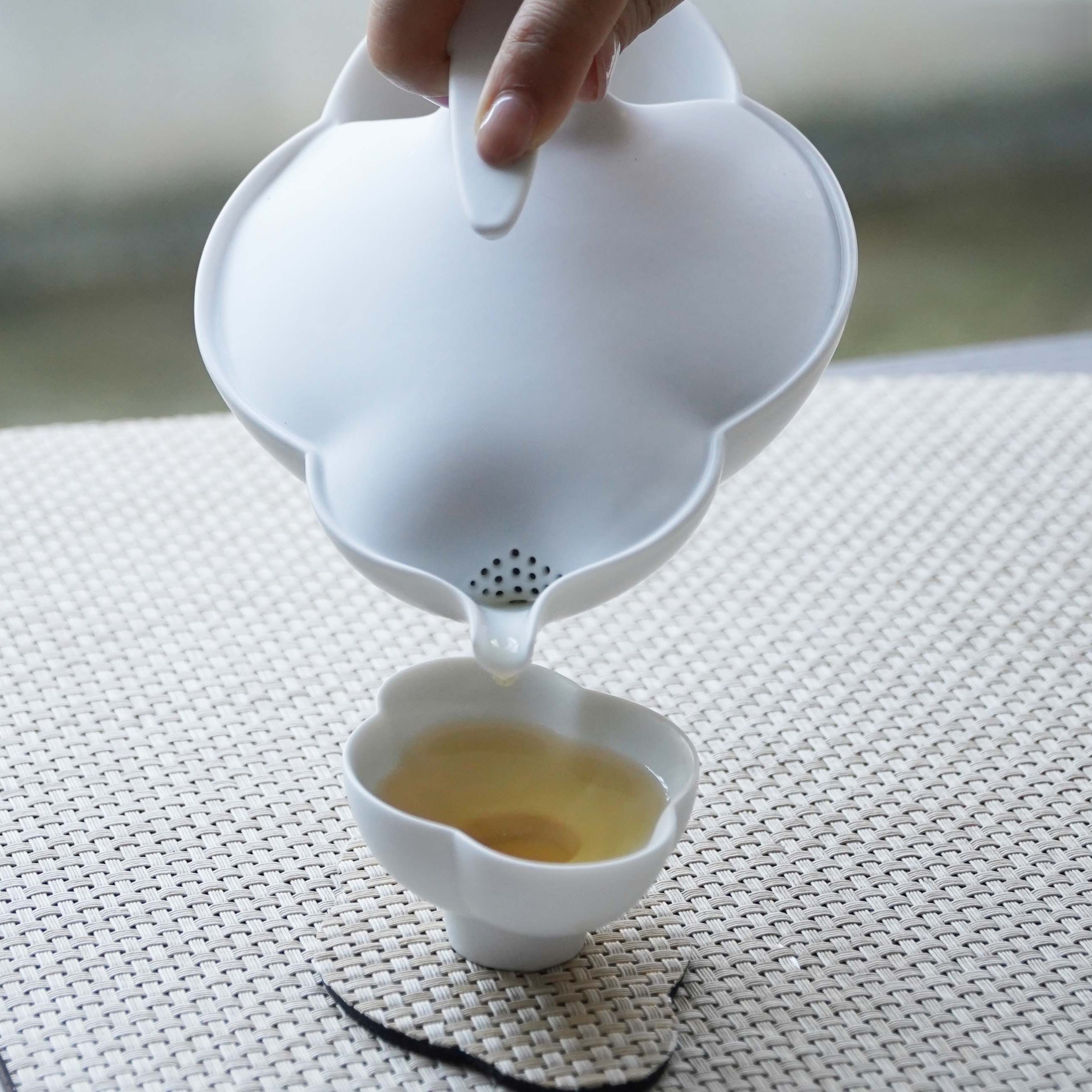 おかか　李王家美術工場造　蝙蝠手花彫金　神仙炉　宮廷料理器　V　R5820 簡愛｜茶具設計禮盒｜八方新氣，王俠軍頂級藝術瓷器