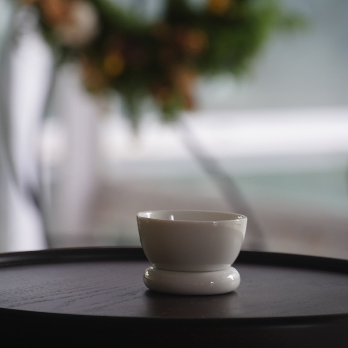 日出望月,圓好夢白瓷茶杯與花景｜安靜純淨的山水線茶席氛圍