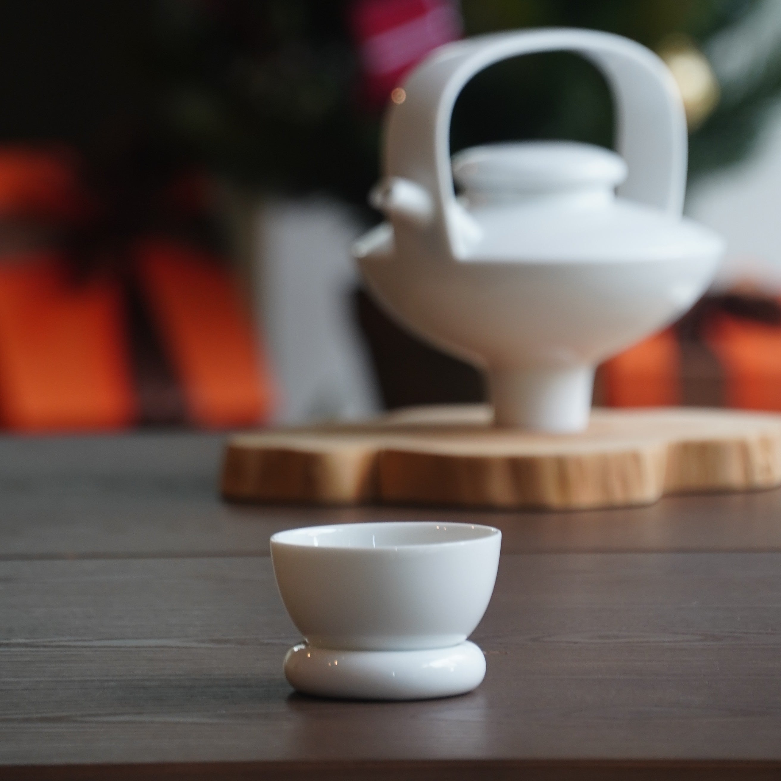 日出望月白瓷茶杯與茶壺組｜現代東方品茗器物