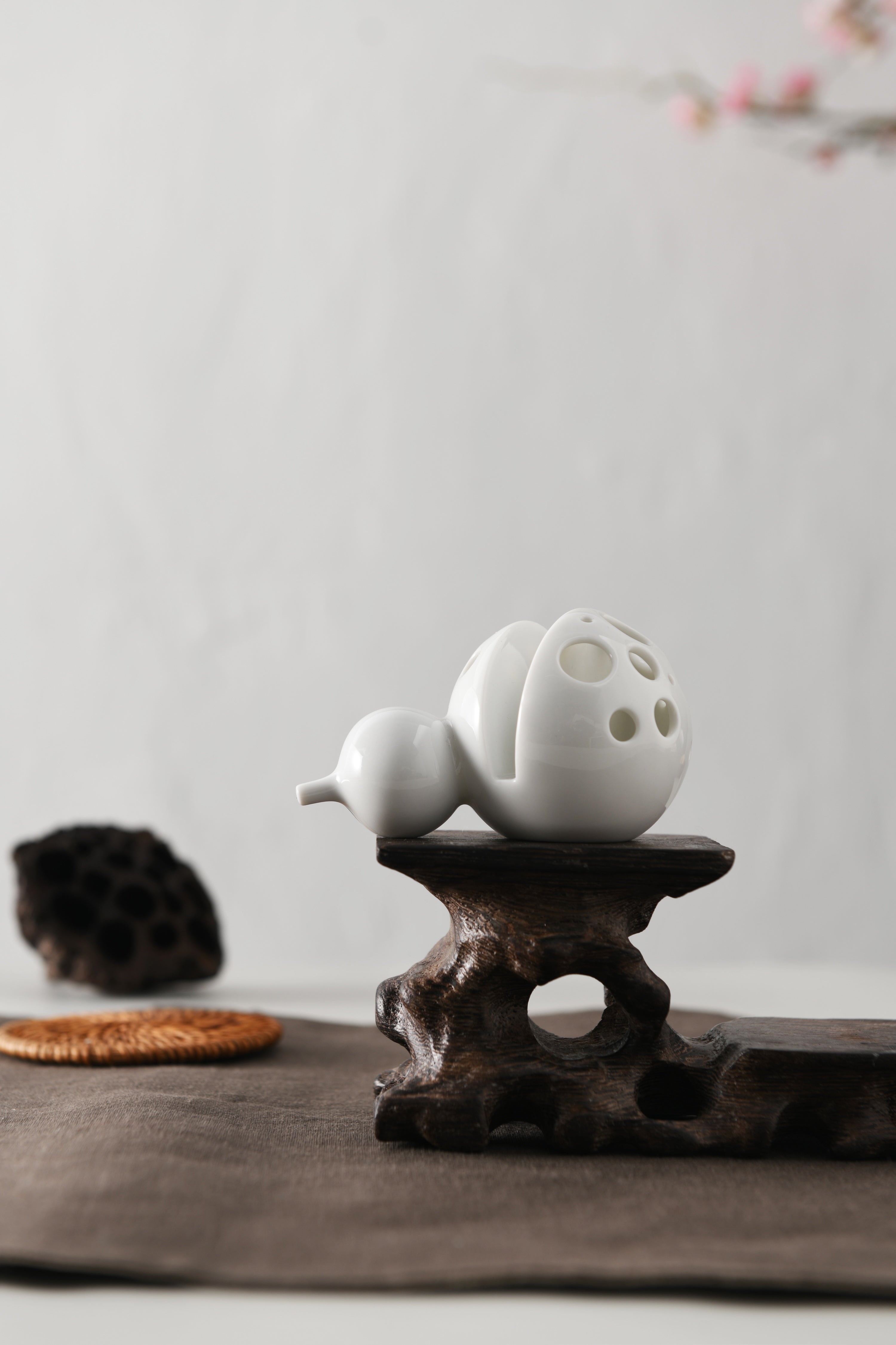 福滿乾坤｜友誼與祝福的葫蘆筆插名片座推薦－八方新氣藝術瓷器