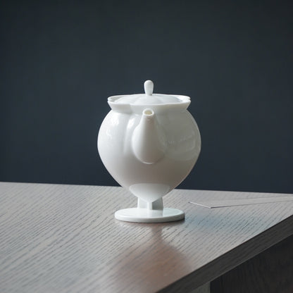 花神白瓷茶壺・花苞高足造型・八方新氣 NewChi Porcelain