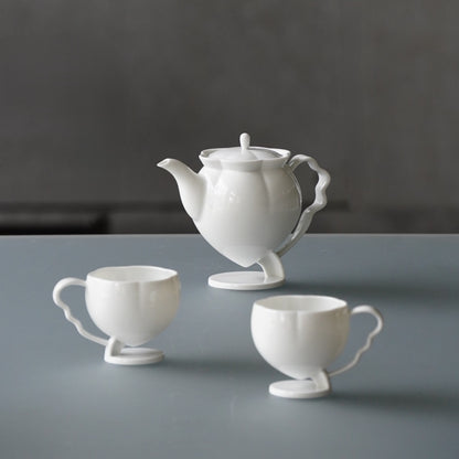 花神白瓷茶壺組是內陳列・花苞高足春日茶器・八方新氣 NewChi Porcelain