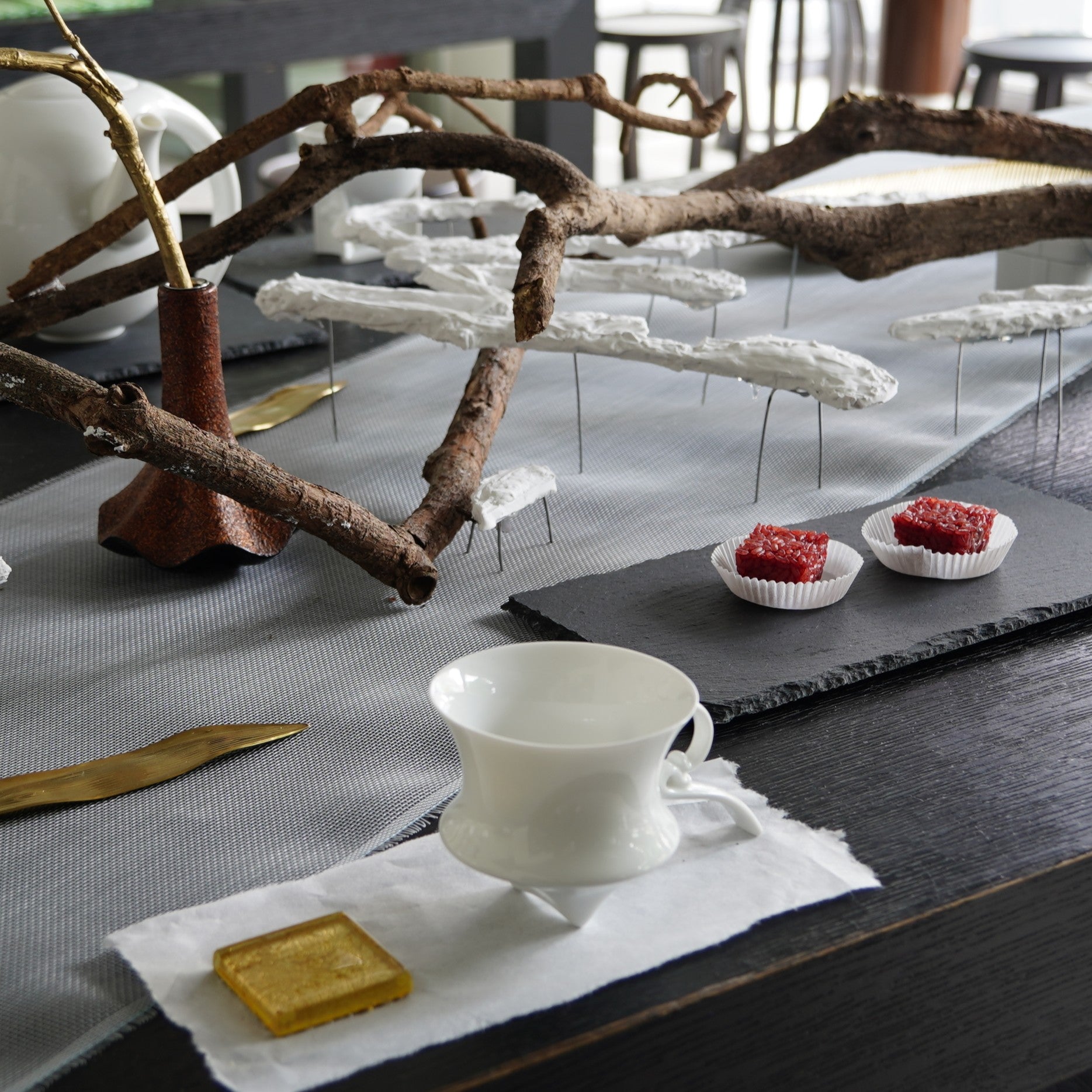 風影杯盤組搭配茶或咖啡使用情境照