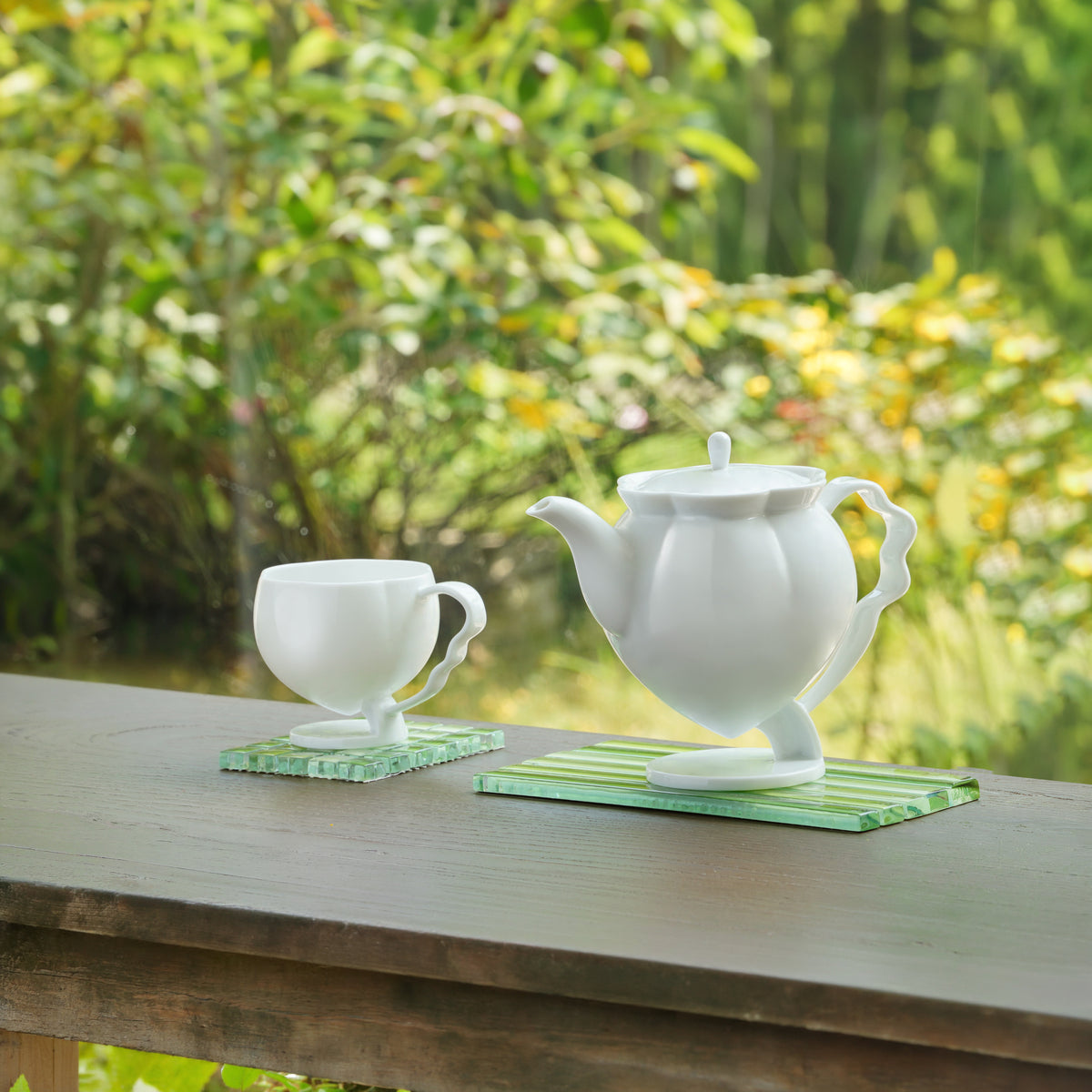 花神白瓷茶壺茶杯戶外情境・儀式感品茗場景・八方新氣 NewChi Porcelain