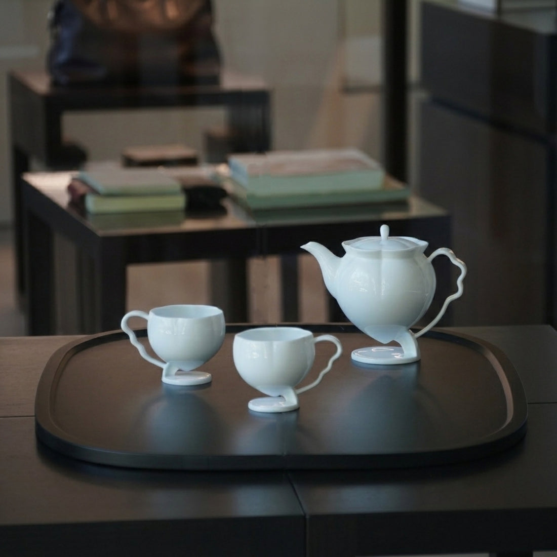 花神白瓷茶壺茶杯側面・波浪提耳工藝細節・八方新氣 NewChi Porcelain