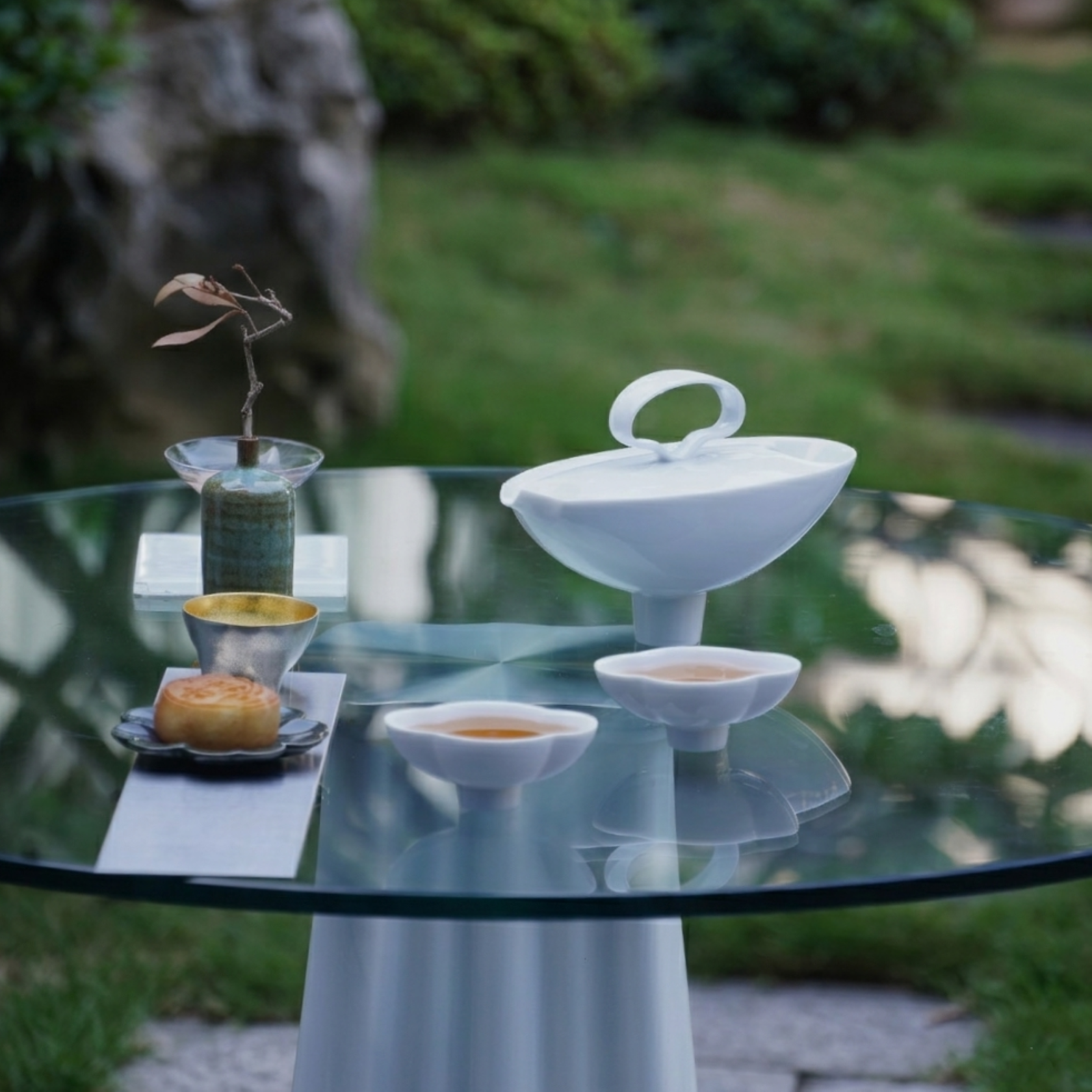 行雲亮白茶壺與茶杯組｜現代東方白瓷茶器