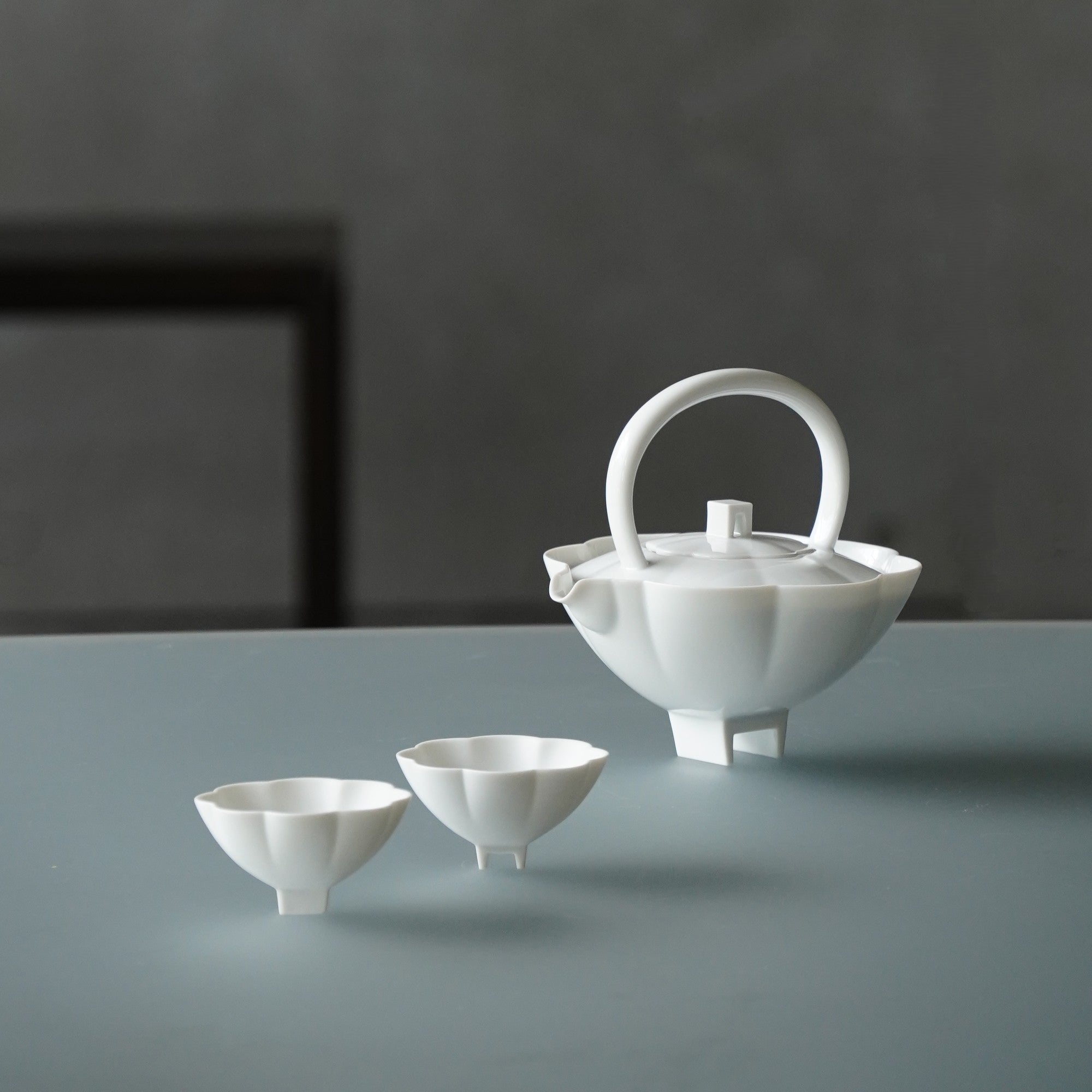 長春》白瓷茶壺與杯組｜山水靈感× 春花器形× 儀式茶具｜八方新氣