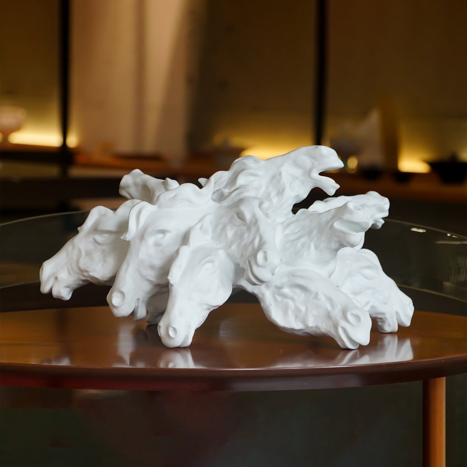 《千軍萬馬》適合作為企業贈禮與藝術收藏，傳達成就與願景的象徵
Ideal as a corporate gift or art collectible, “Horse Army” embodies ambition and vision.