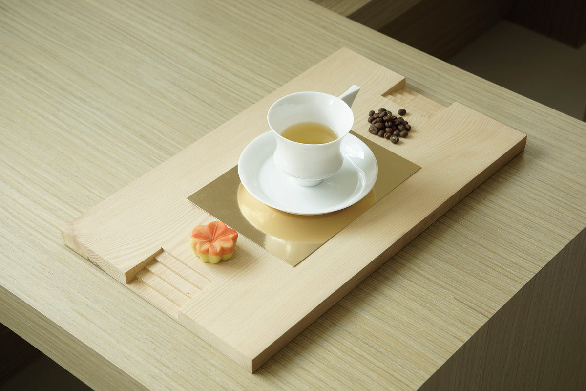 《帝國記憶》白瓷圓杯圓盤組，展現東方儀式感與高端茶具的尊榮美學