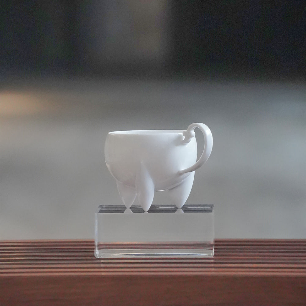 荷花白瓷高足茶杯側面・蓮花杯身造型・八方新氣 NewChi Porcelain