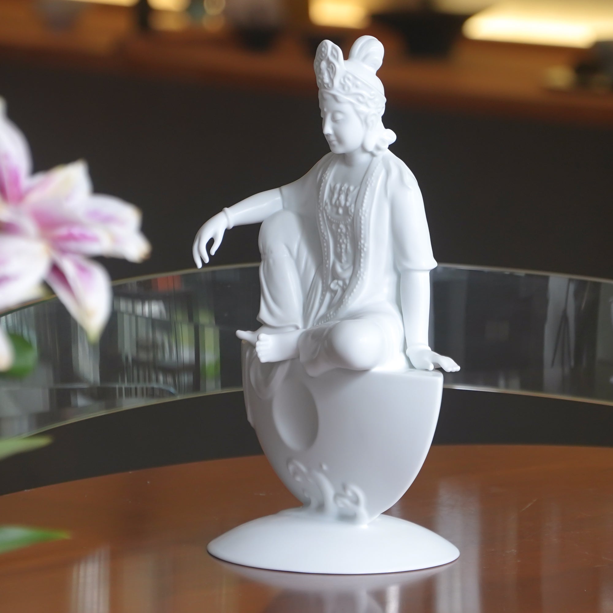 水月無邊佛像-寧靜禪意的完美詮釋｜八方新氣台灣瓷器品牌