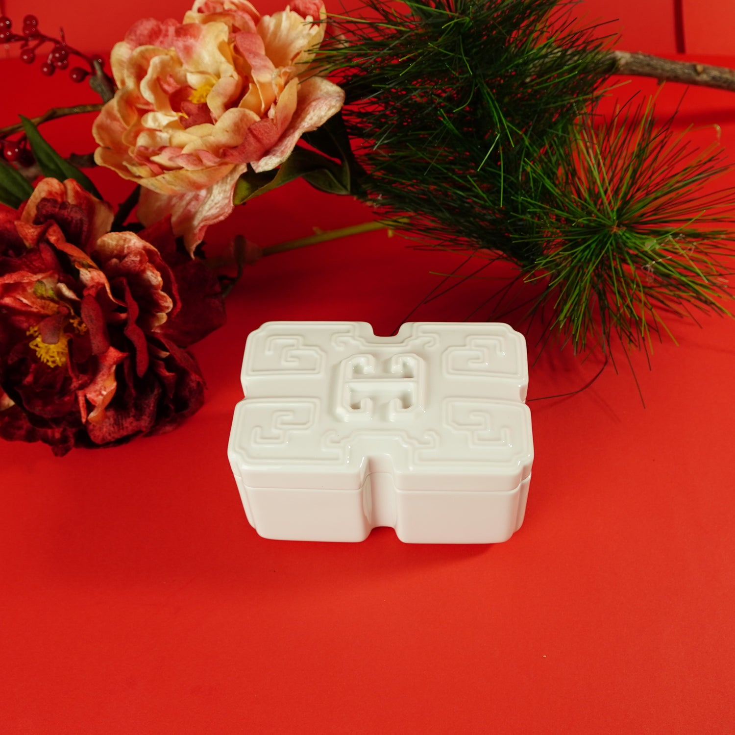 八方新氣 瓷器 送禮 吉壽年年 陶瓷 禮盒 瓷盒 收納盒 白瓷 擺飾 禮物 糖果盒 瓜果盒 珠寶盒 家居生活