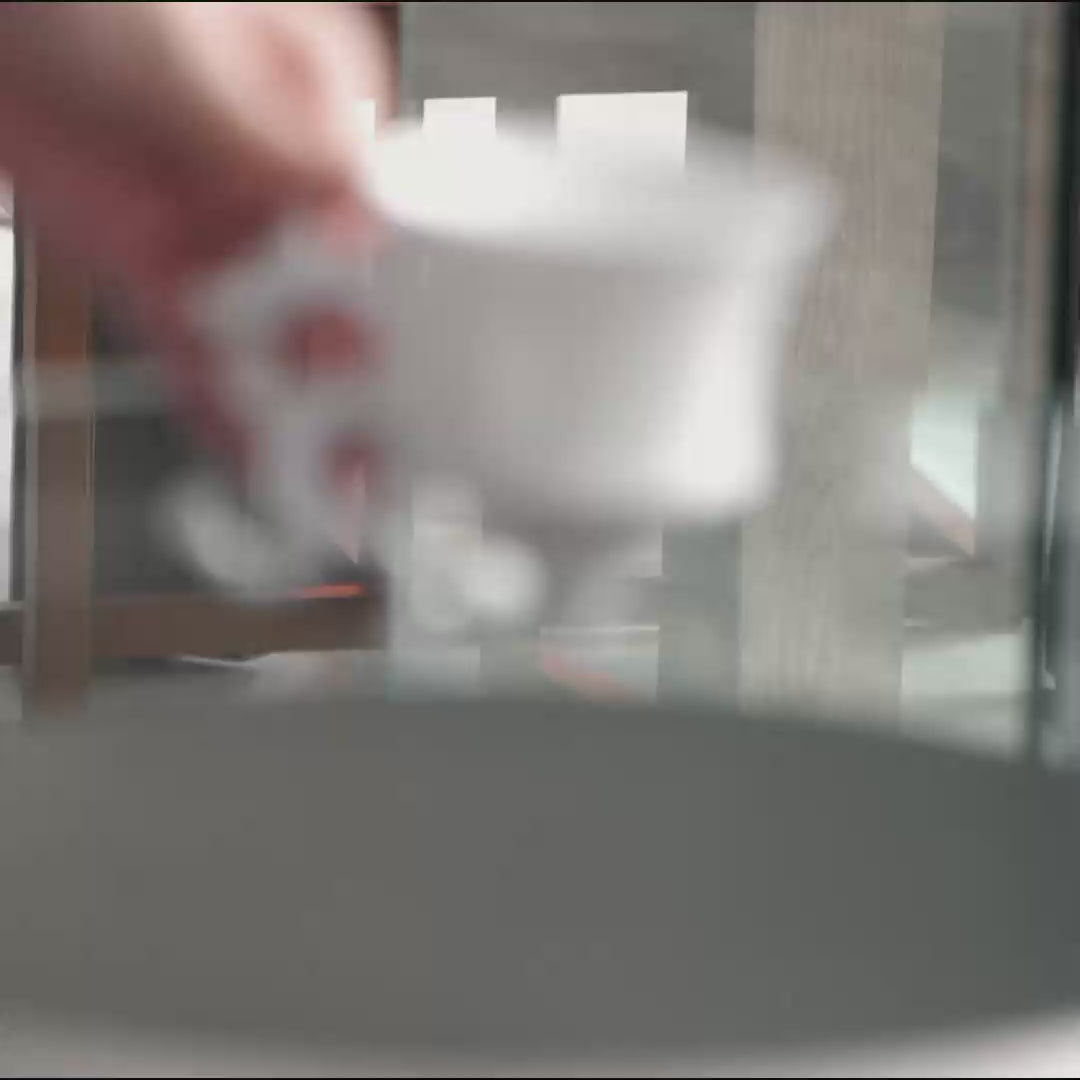 《龍尊》杯，可用於茶或咖啡。俠軍設計的現代白瓷茶，傳達生活美學