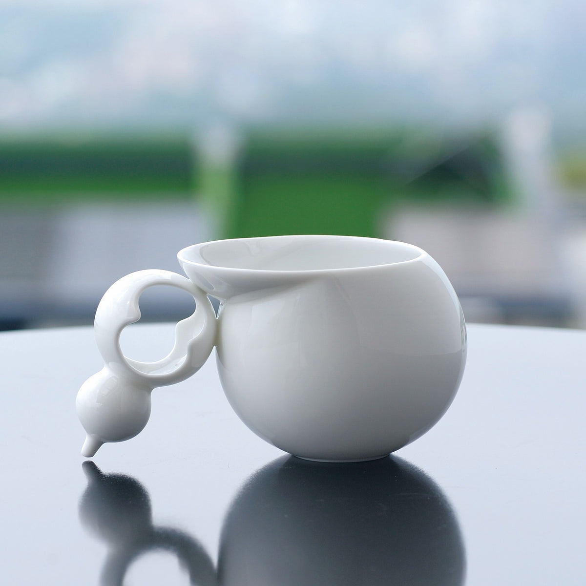 親密時光瓷器杯，杯把杯身兩個葫蘆依偎，當代藝術瓷器作品