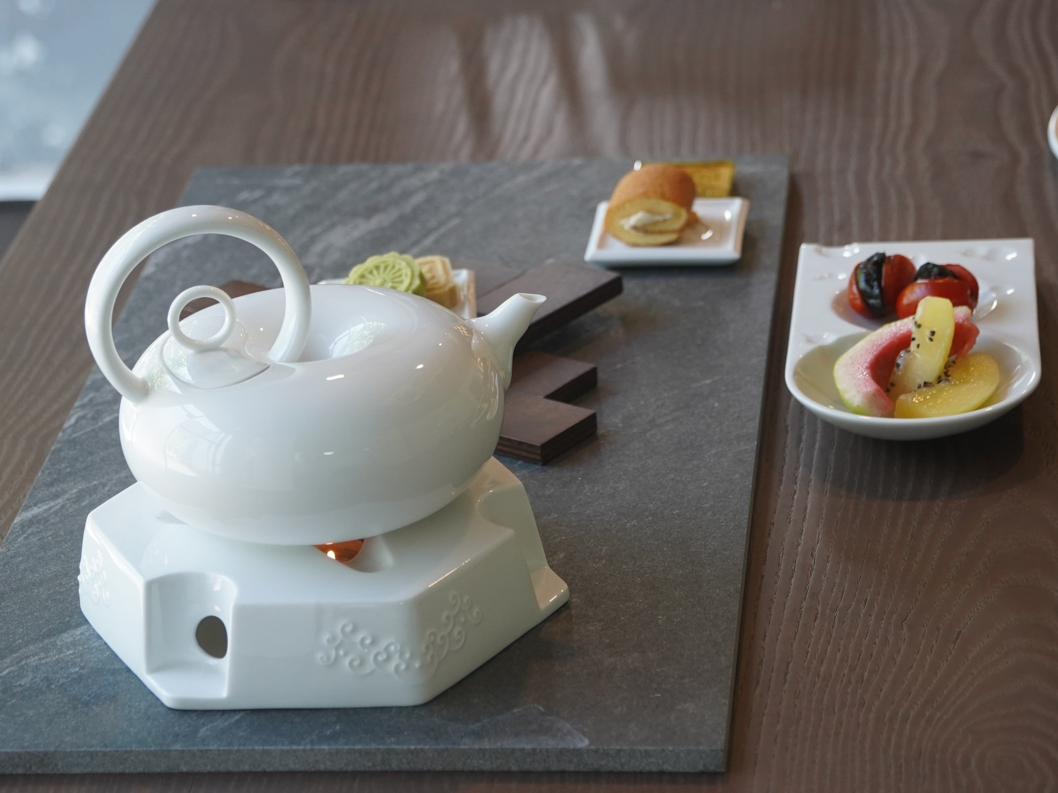 圓好夢 廚房餐桌 茶杯 茶壺 杯壺 荼具 白瓷 王俠軍 八方新氣