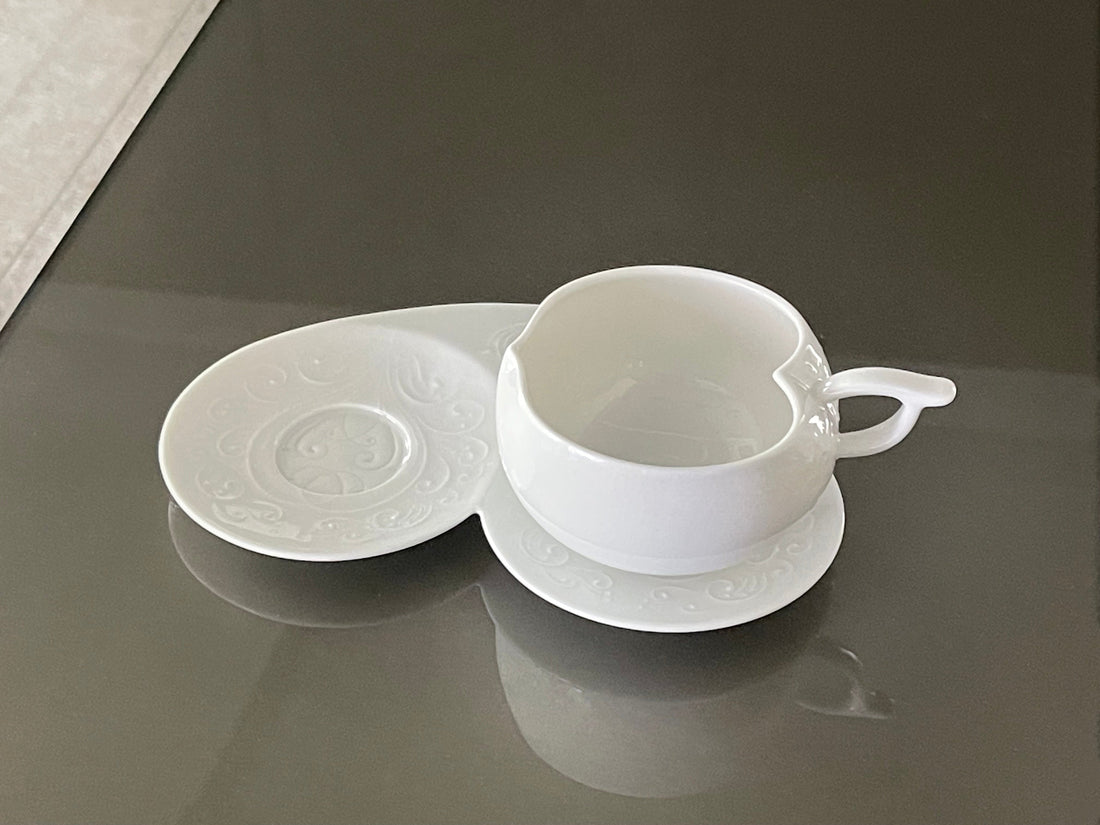 NewChi 一心一意心形單杯盤組，象徵一人獨處時的優雅時光，適合品茗或咖啡
