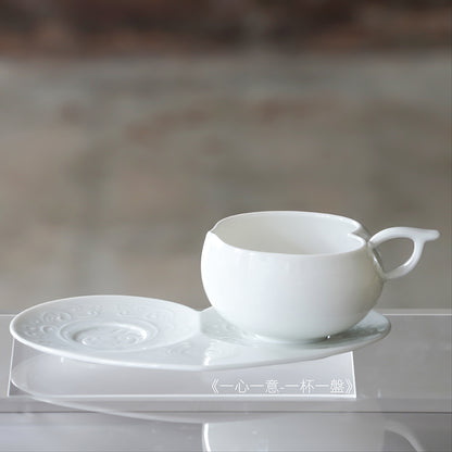 一心一意心形瓷杯盤組，NewChi Porcelain 精緻設計，適合品茶與居家儀式感生活
