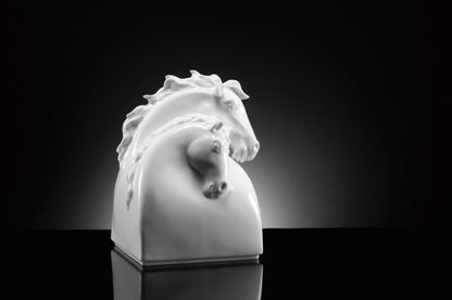 雙馬造型優雅協調，體現默契與情感支持