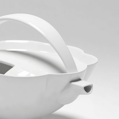 八方新氣 瓷器 茶具組 山海觀 咖啡杯 茶杯 杯子款式 白瓷 陶瓷 茶器 茶壺 造型壺 藝術茶壺 造型杯 亮面 白 壺嘴特寫