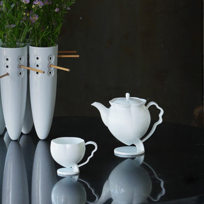 花神白瓷茶壺室內自然光・春日茶席擺設・八方新氣 NewChi Porcelain