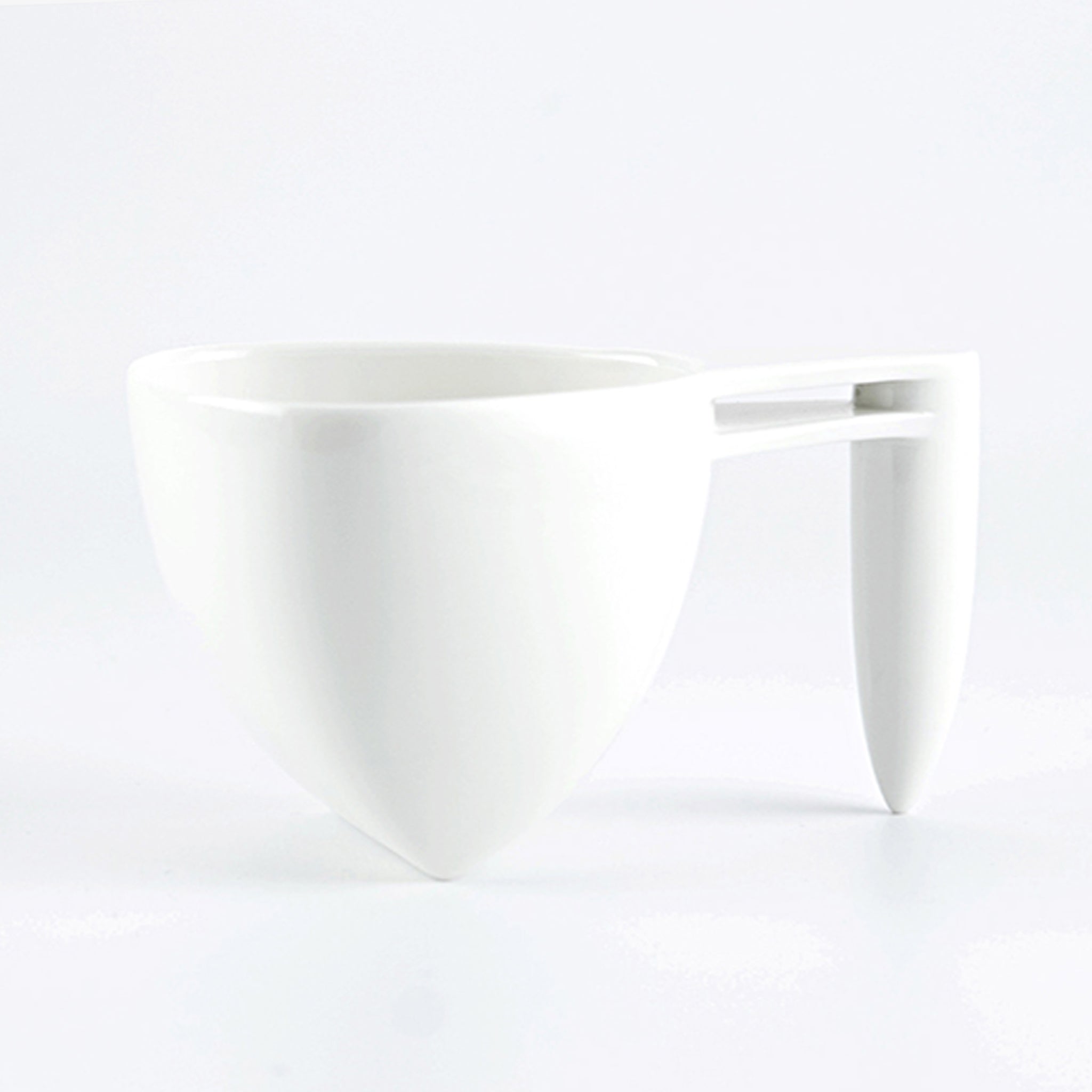 八方新氣 瓷器 茶具 杯子 白色 芭蕾造形 把手