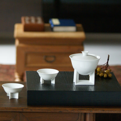 八方新氣白瓷蓋杯與茶杯，手工製作透明釉